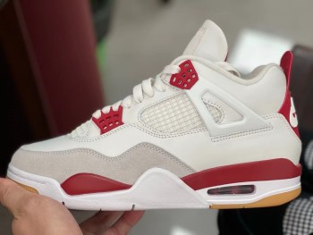 Nike SB x Air Jordan 4