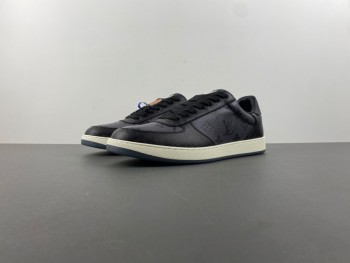 y Louis Vuitton LV