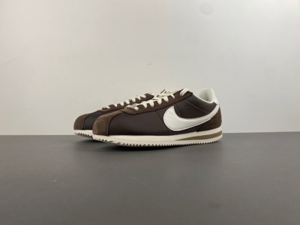 Nike Cortez WMNS “Baroque Brown”