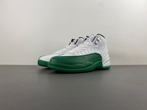 Air Jordan 12“Bucks”