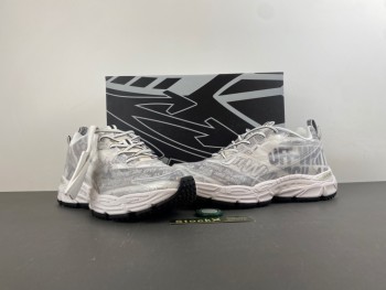 Off-White c/o Virgil Abloh