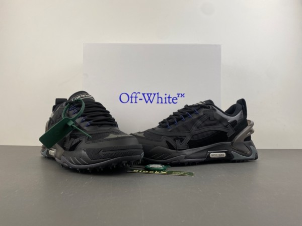 Off-White c/o Virgil Abloh