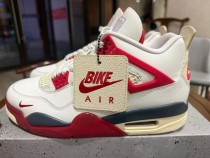AIR JORDAN 4