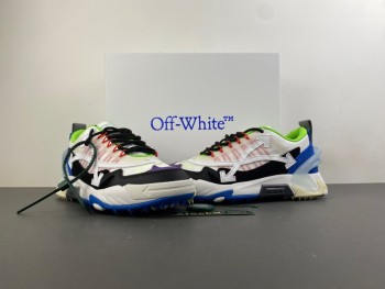 Off-White c/o Virgil Abloh