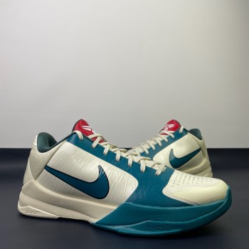Caitlin Clark x Nike Zoom Kobe 5 PE
