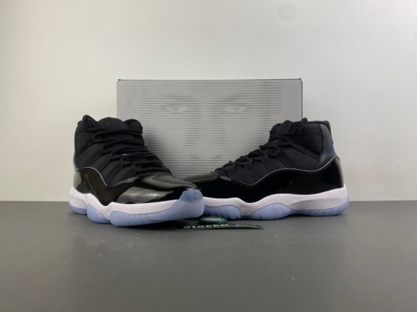 Air Jordan 11  retro space jam 2026