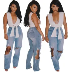 Fashionable casual hole and skinny jeans