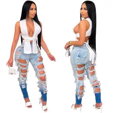 Fashion casual pierced and frosted jeans