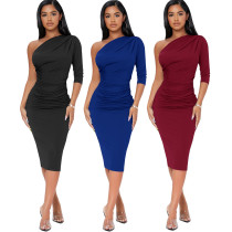 One shoulder diagonal collar sleeveless dress
