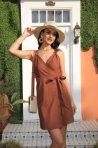 Sleeveless halter dress V