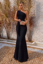 Oblique collar sleeveless dress with buttocks