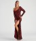 One-shoulder long-sleeved dress with buttocks