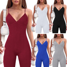 Solid ribbed suspenders with deep V-shaped straps and chest pads for casual yoga jumpsuits
