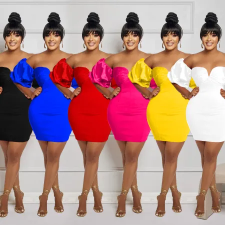 Fashionable short sleeved pleated backless dress