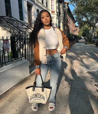 Fashion contrasting casual baseball jacket