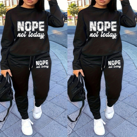 Letter printed long sleeved T-shirt and pants set