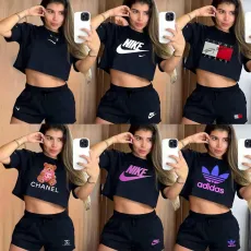 Sexy navel exposed white ink hot stamping short sleeved shorts set