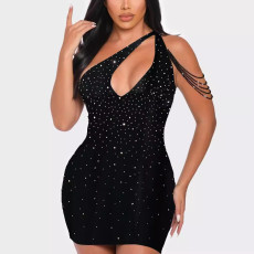 Hot stamping single shoulder hollow bead decoration hip dress