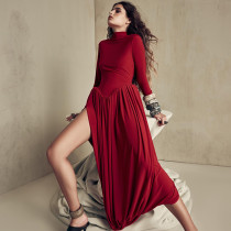 New slim fit solid color women's dress long sleeved backless side slit pleated sexy dress