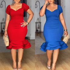 Elastic hip hugging waist cinched lantern sleeve wavy hem dress