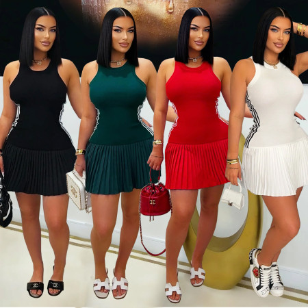 Fashionable women's sports short skirt, three-dimensional cutting strip slim fit dress