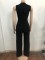 参考知识 15/1000  机翻 · 通用领域 Elegant and personalized chest line sleeveless wide leg jumpsuit