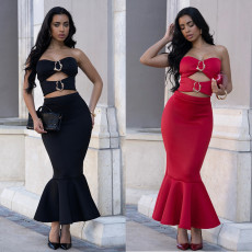 Fashionable women's sexy strapless top with lace wrapped buttocks skirt set
