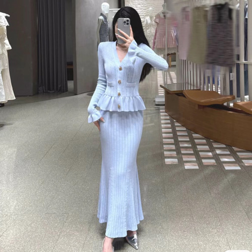 {EAM} Early autumn Xiaoxiang girl thousand gold wind V-neck ruffled edge splicing medium long knitted fishtail dress DLZ61