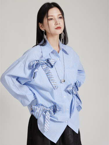 [EAM] Women White Blue Bow Color-block Big Size Blouse New Lapel Long Sleeve Shirt Fashion Tide Spring Autumn 2024 1DH7984