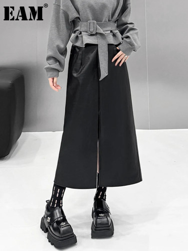 [EAM] High Elastic Waist Black Pu Leather Hem Slit Elegant Half-body Skirt Women Fashion Tide New Spring Autumn 2024 1DH8055