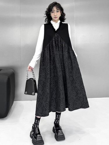 [EAM] Women Black Pattern Textured Big Size Midi Vest Dress New V-Neck Sleeveless Fashion Tide Spring Autumn 2024  1DH8068