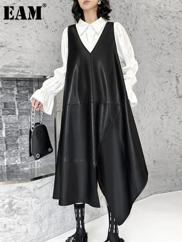 [EAM] Women Black Pu Leather Irregular Hem Big Size Strap Dress New V-Neck Sleeveless Fashion Tide Spring Autumn 2024 1DH8062