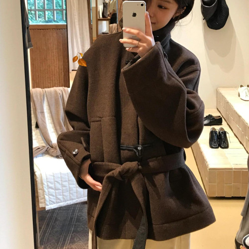 {EAM} 25 Autumn and winter new wool coat thickened short horn buckle with high neck coat women's loose woolen coat DLZ424