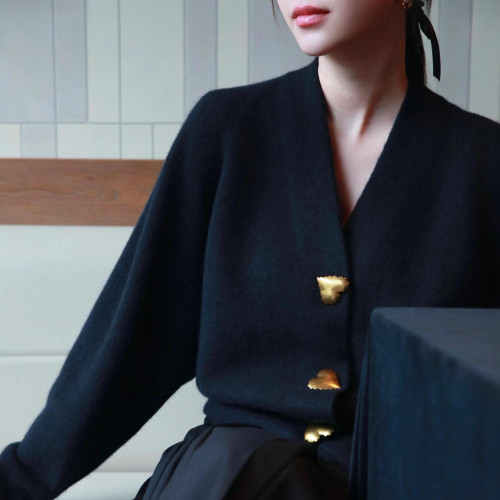 {EAM} Black love button knit cardigan women's new 24 years V-neck fluff blend loose thick long sleeve coat DLZ425