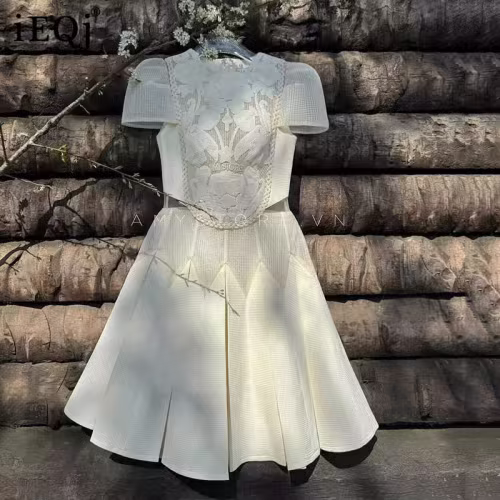 IEQJ 2025 Spring New Sweet Embroidery Women's Above Knee Dress Flowers Button Lace Short Sleeve O-Neck Dresses Female 3QW0043