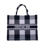 Dior Book Tote bag in embroidered canvas DMZ9080809