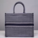 Dior Book Tote bag in embroidered canvas DMZ9080811