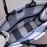 Dior Book Tote bag in embroidered canvas DMZ9080809