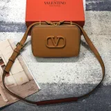 Valentino Origina Calfskin garavani vsling YG071909