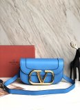 Valentino Origina Calfskin Medium Garavani Supervee YG071904