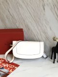 Valentino Origina Calfskin Medium Garavani Supervee YG071907