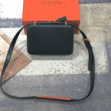 Valentino Origina Calfskin garavani vsling YG071909