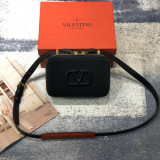 Valentino Origina Calfskin garavani vsling YG071909