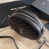 Saint Laurent Original  Vinyle shoulder bag 610436 MTX20101416