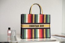 Dior Book Tote bag in embroidered canvas BF041501