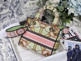 Dior Book Tote bag in embroidered canvas BF041516