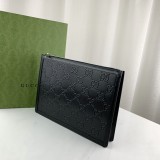 Guccii GG Marmont matelassé clutch EY2171010