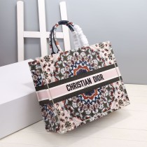 Dior Book Tote bag in embroidered canvas BF2171303