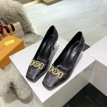Louis Vuitton women high heel shoes 6cm HG2181303