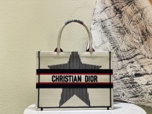Dior Book Tote bag in embroidered canvas EY211010